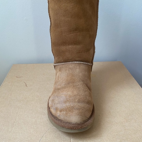 Tall UGGS in Chestnut - Picture 8 of 14